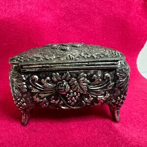 Vintage Garden Flower Floral Romantic Ornate Silver-Plated Trinket Keepsake Box